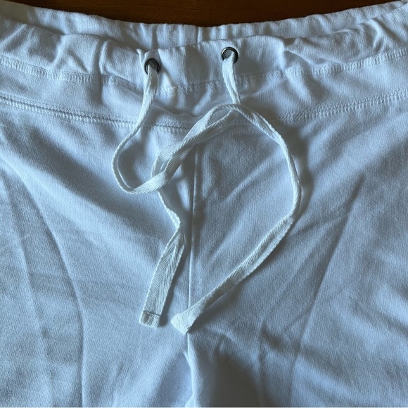 White Cotton Capri Pants | Onque Casuals | Size Medium - Picture 4 of 5